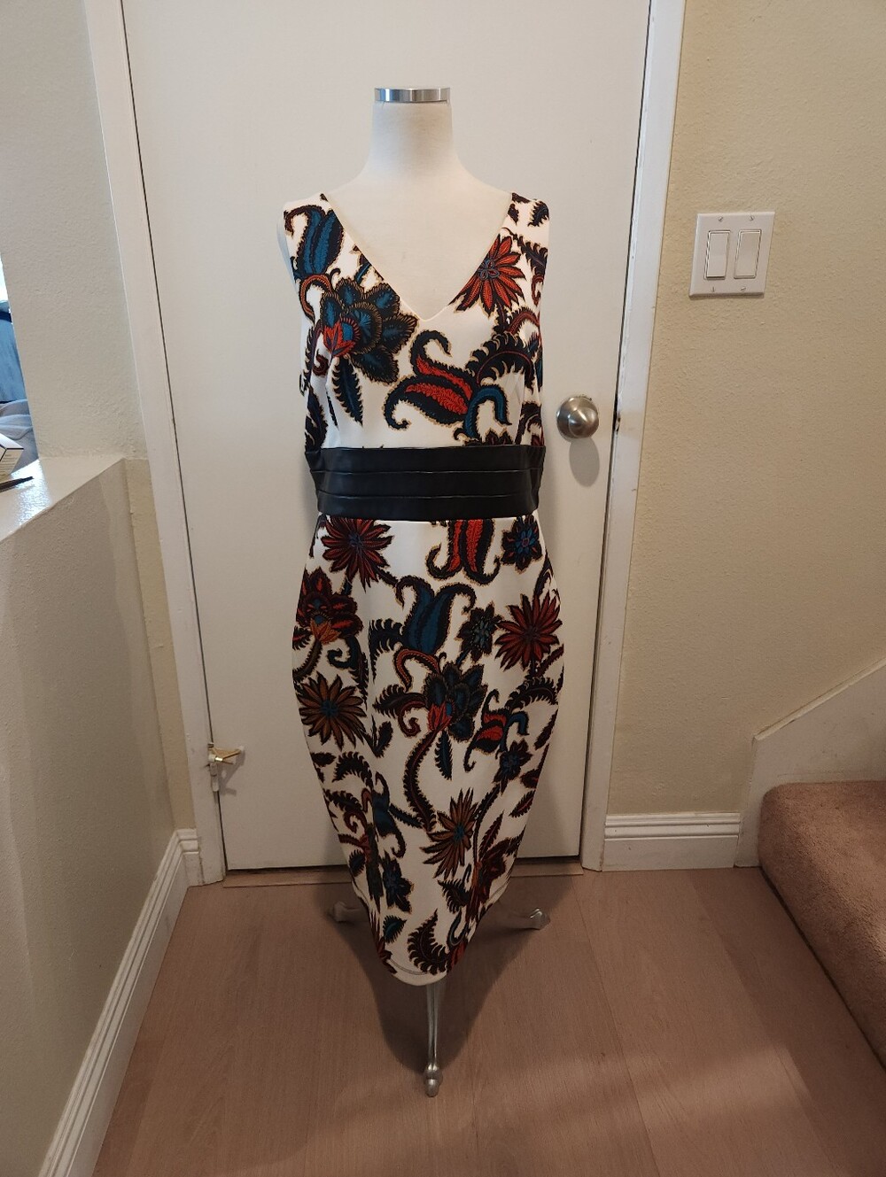 V-Neck Floral Print Midi Dress with Black Waistband - White Multi